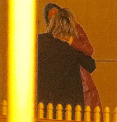 kiss chloe or not